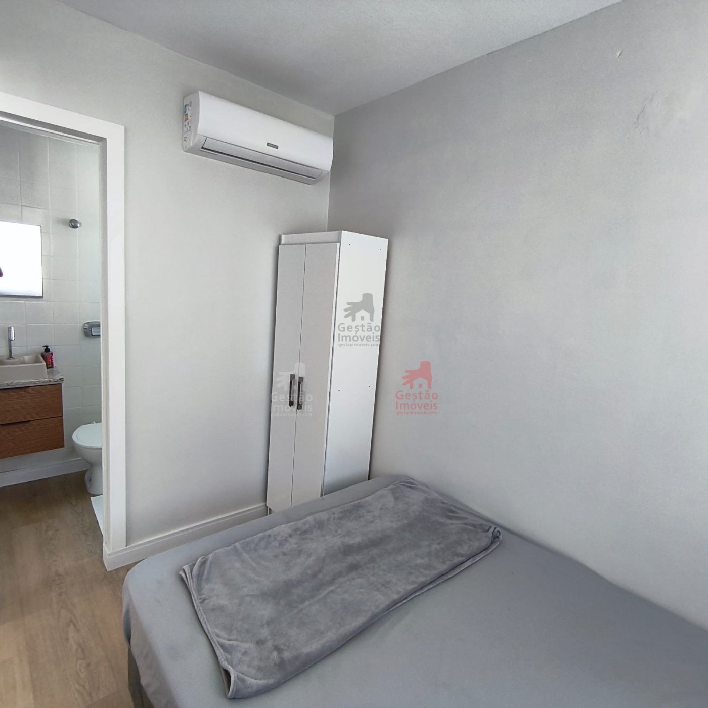 Apartamento 4 quartos sendo 2 suítes a venda no Centro de BC
