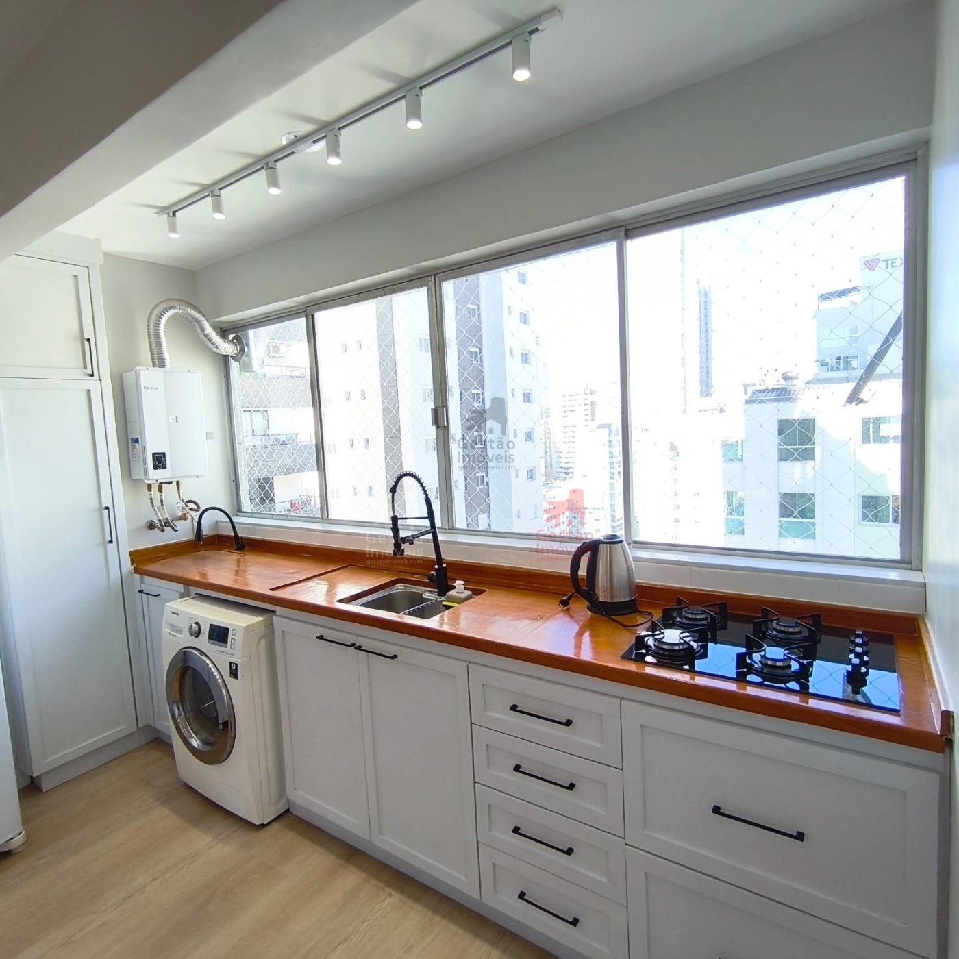 Apartamento 4 quartos sendo 2 suítes a venda no Centro de BC