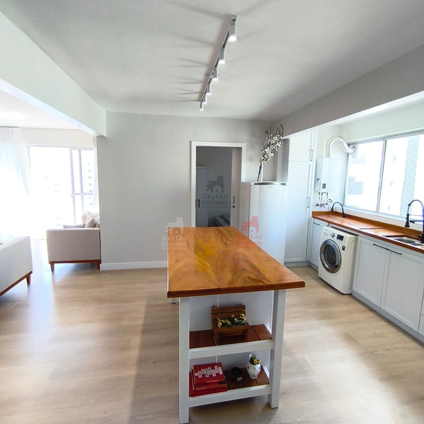 Apartamento 4 quartos sendo 2 suítes a venda no Centro de BC