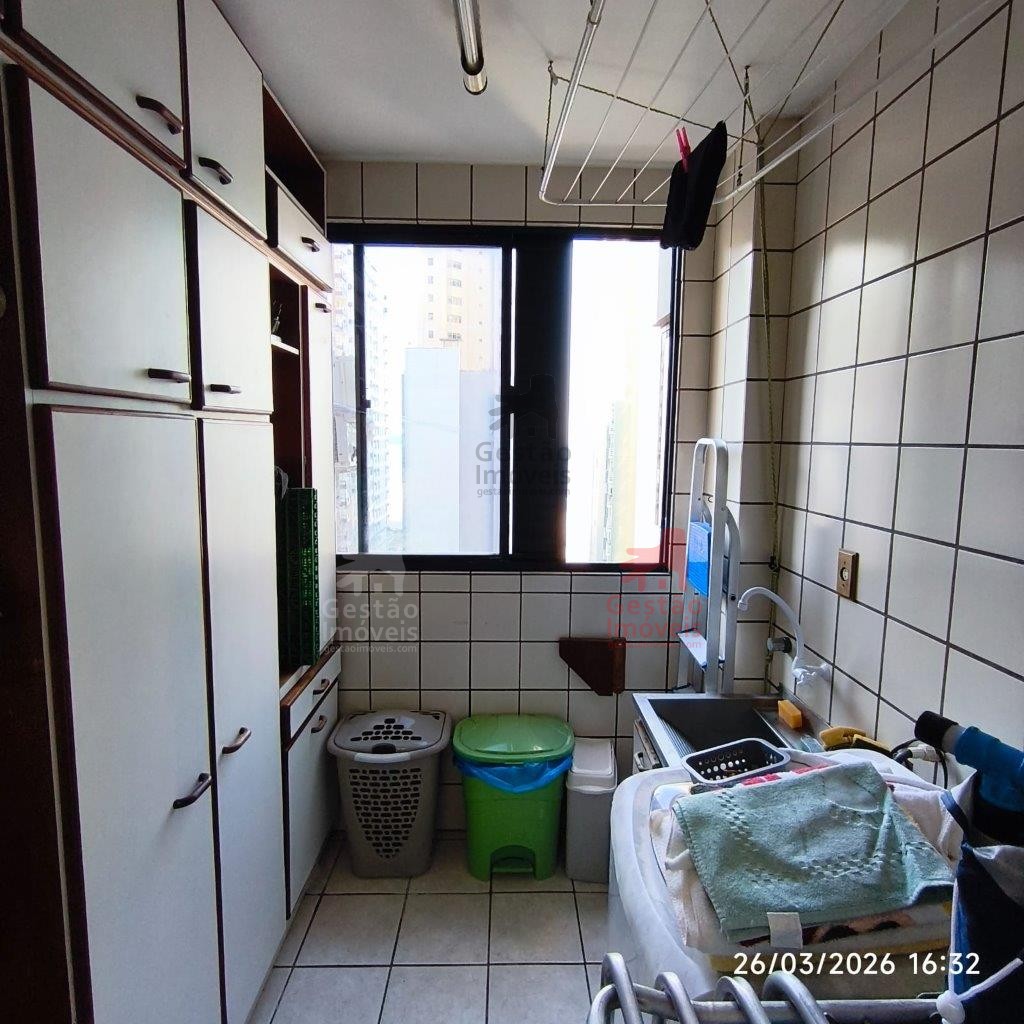 Venda de apartamento quadra mar com 3 quartos no centro de BC