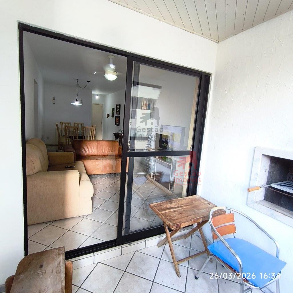 Venda de apartamento quadra mar com 3 quartos no centro de BC