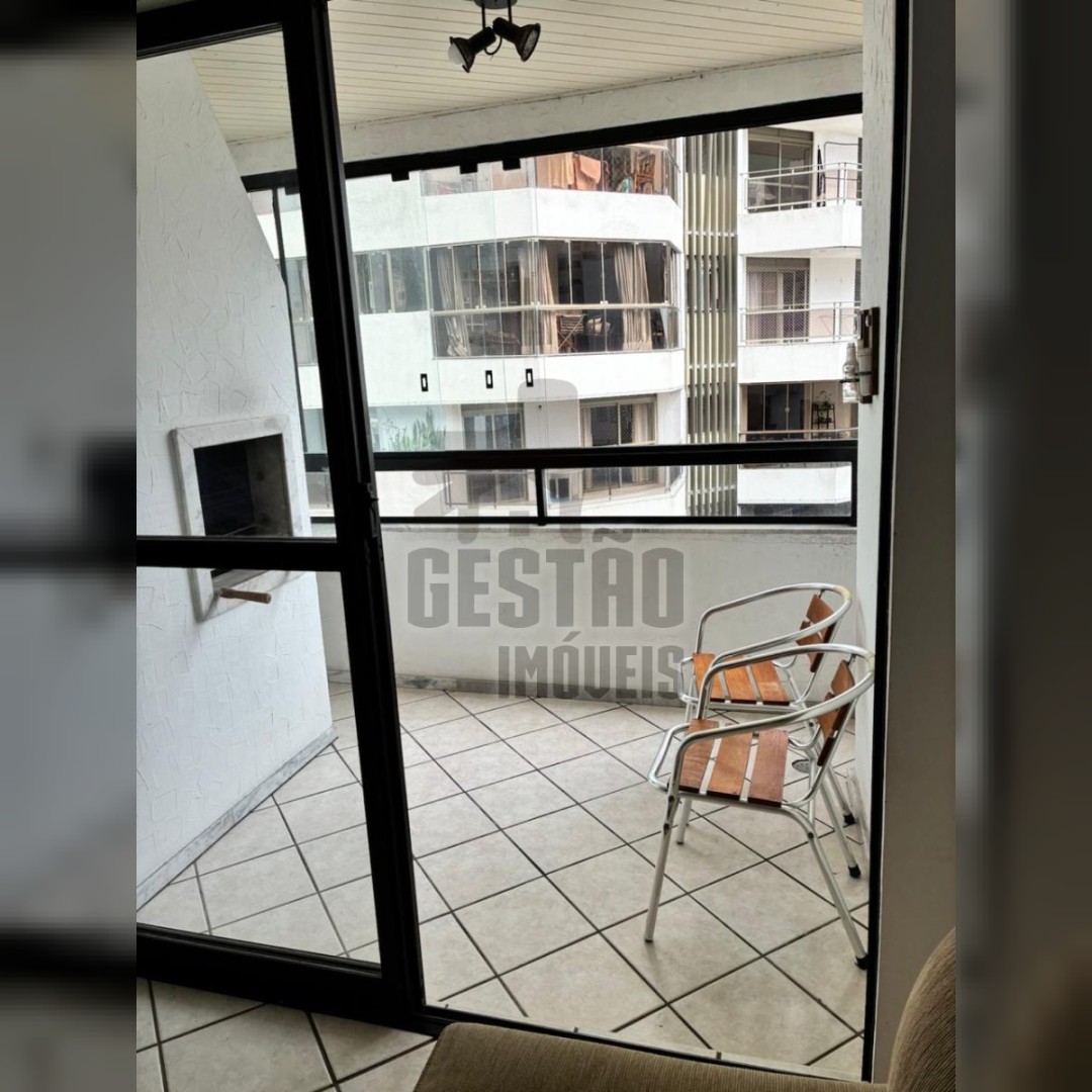 Venda de apartamento quadra mar com 3 quartos no centro de BC