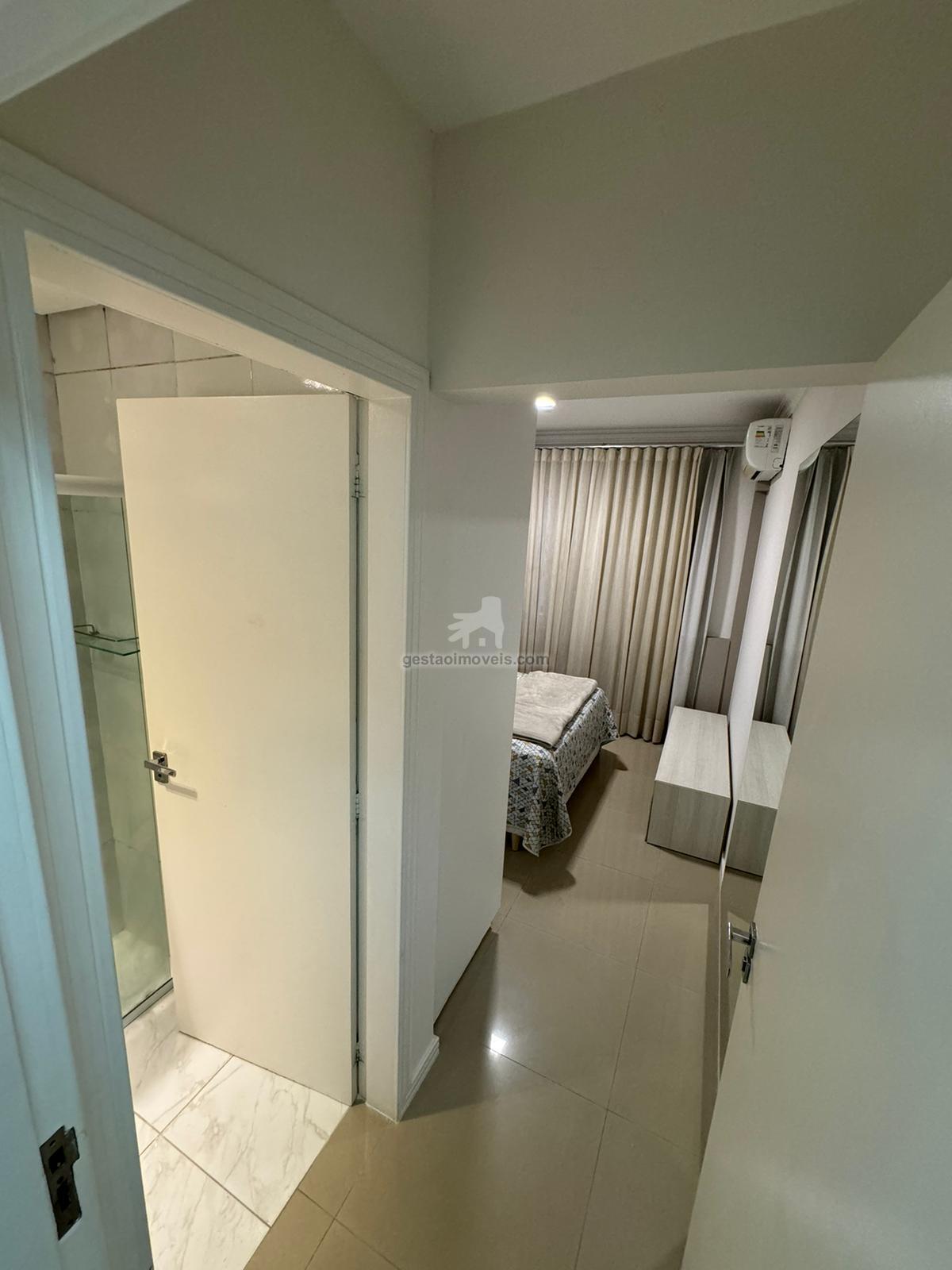 Apartamento QUADRA MAR Mobiliado no Centro de Balneário Camboriú 