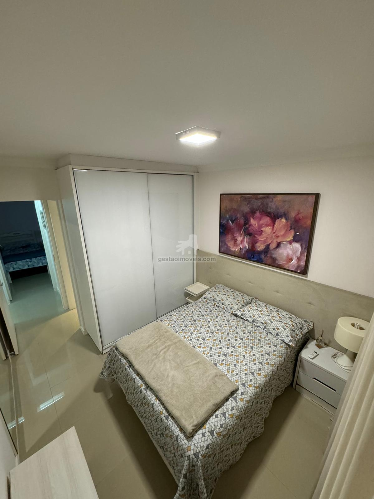 Apartamento QUADRA MAR Mobiliado no Centro de Balneário Camboriú 