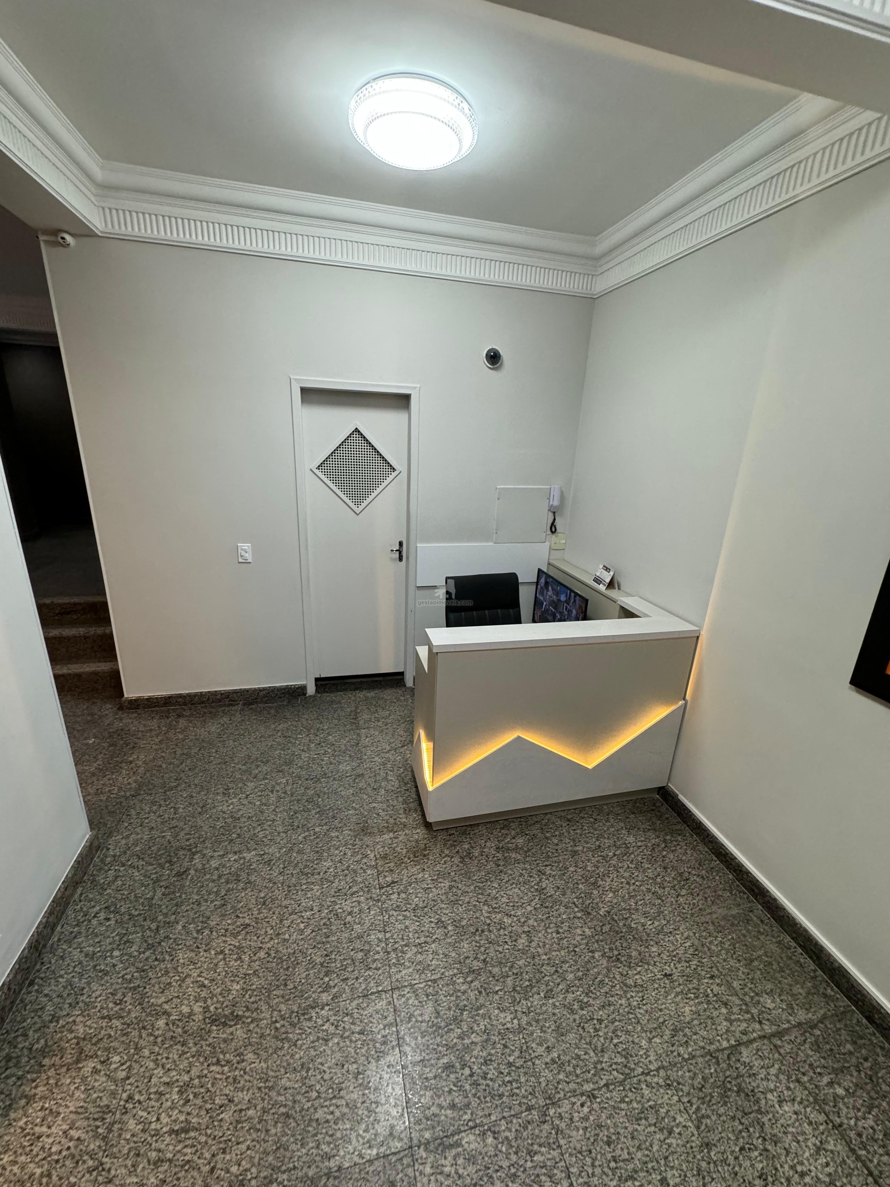 Apartamento QUADRA MAR Mobiliado no Centro de Balneário Camboriú 