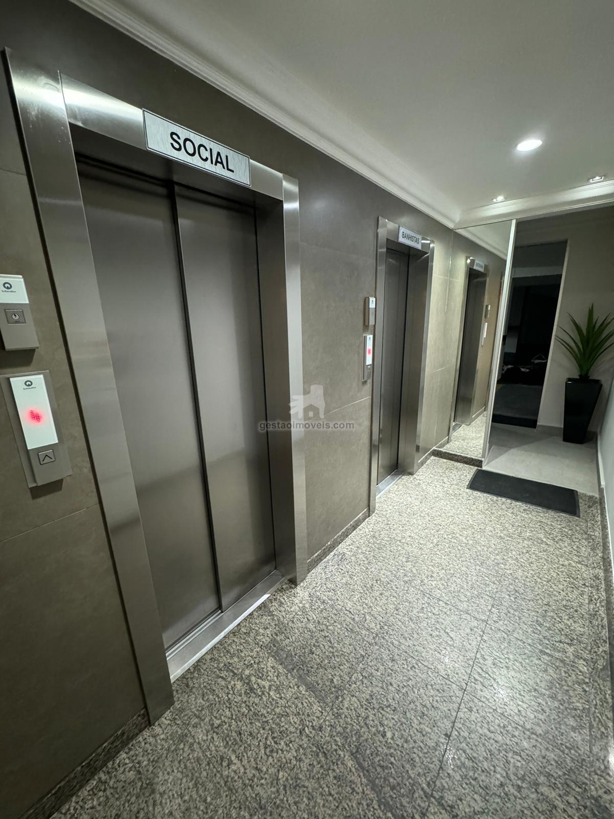 Apartamento QUADRA MAR Mobiliado no Centro de Balneário Camboriú 