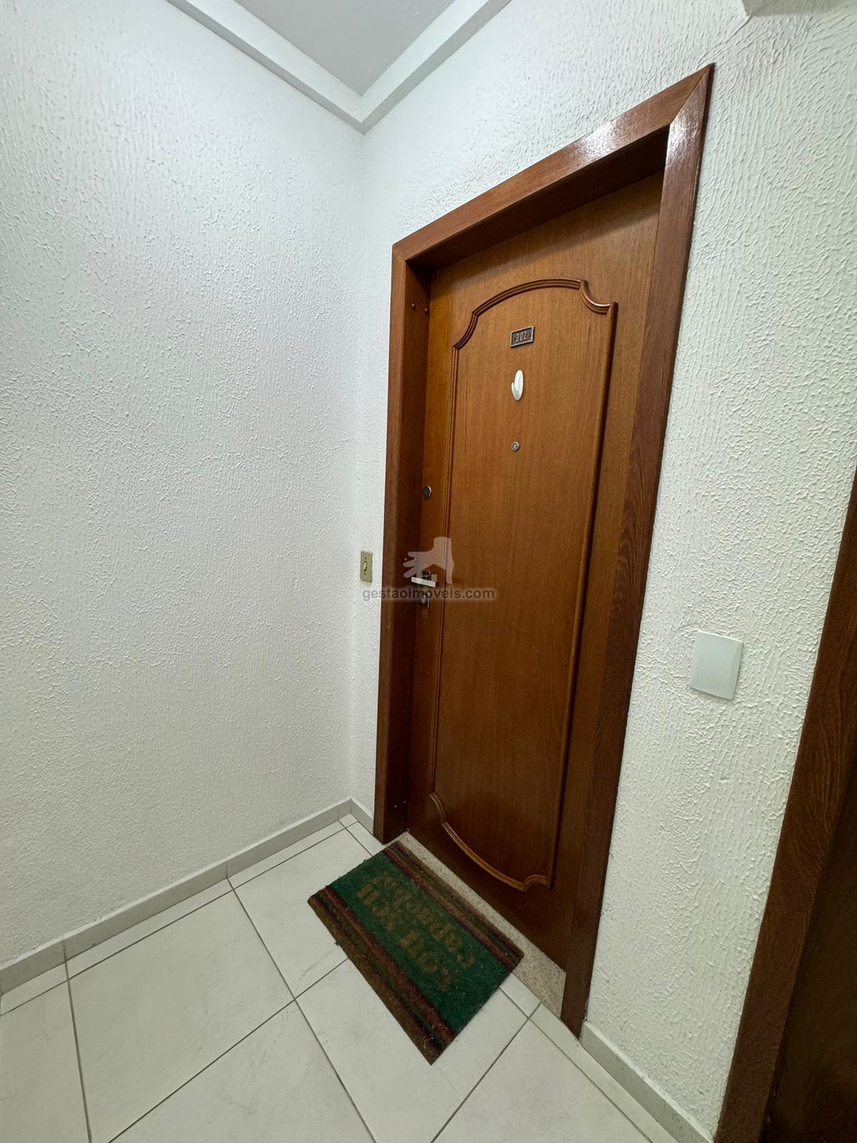 Apartamento QUADRA MAR Mobiliado no Centro de Balneário Camboriú 