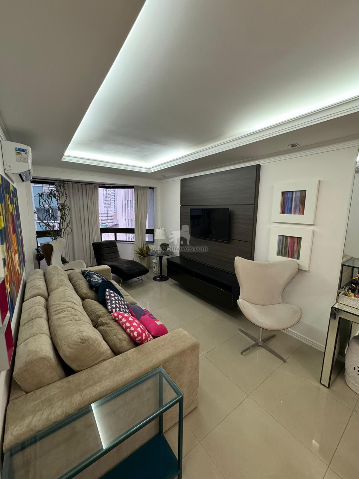 Apartamento QUADRA MAR Mobiliado no Centro de Balneário Camboriú 
