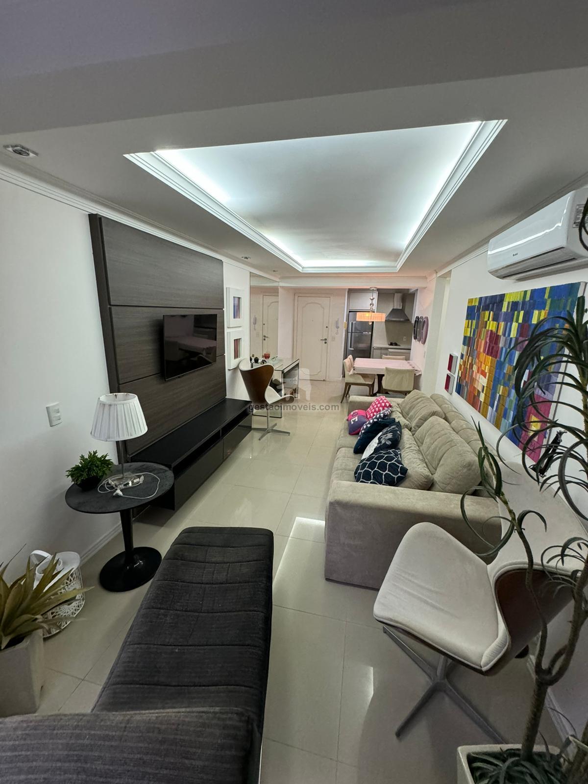 Apartamento QUADRA MAR Mobiliado no Centro de Balneário Camboriú 