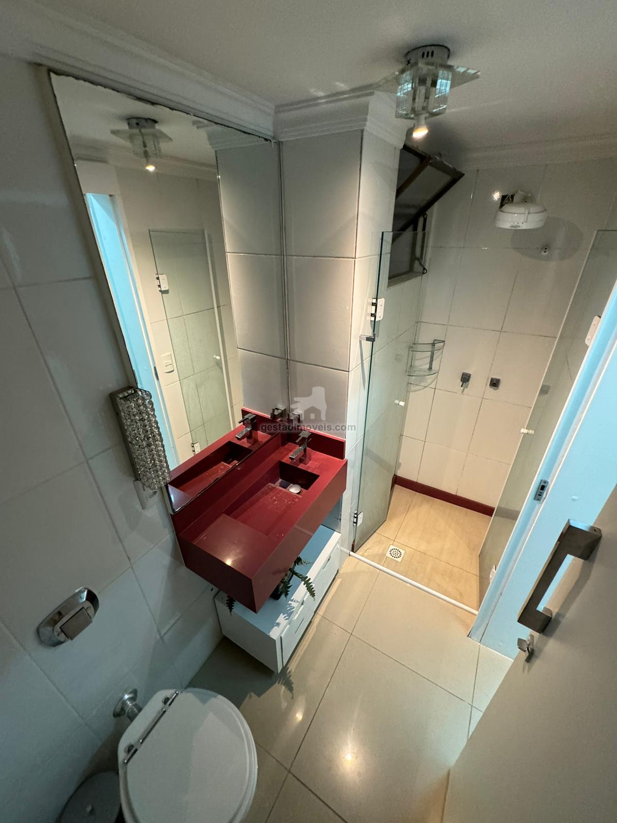 Apartamento QUADRA MAR Mobiliado no Centro de Balneário Camboriú 