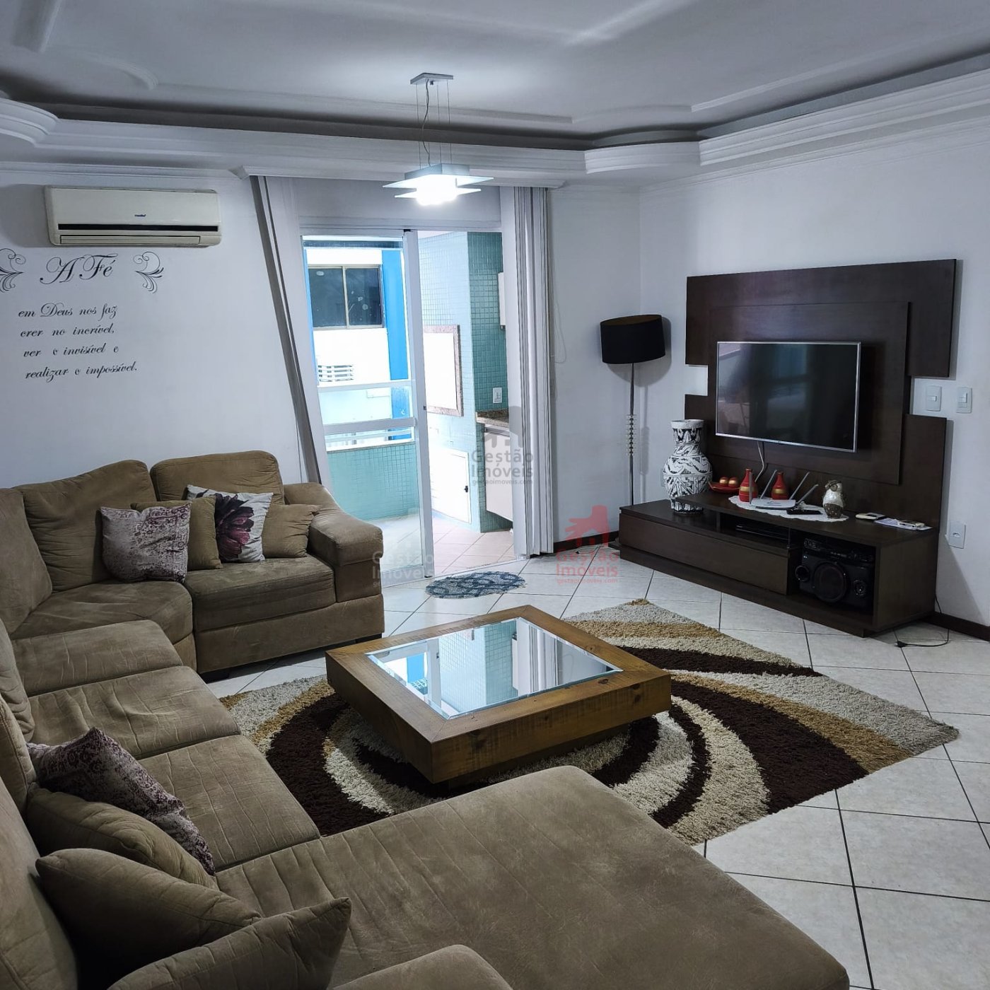 Apartamento 2 quartos para Locação Anual no bairro Centro em Balneário Camboriú