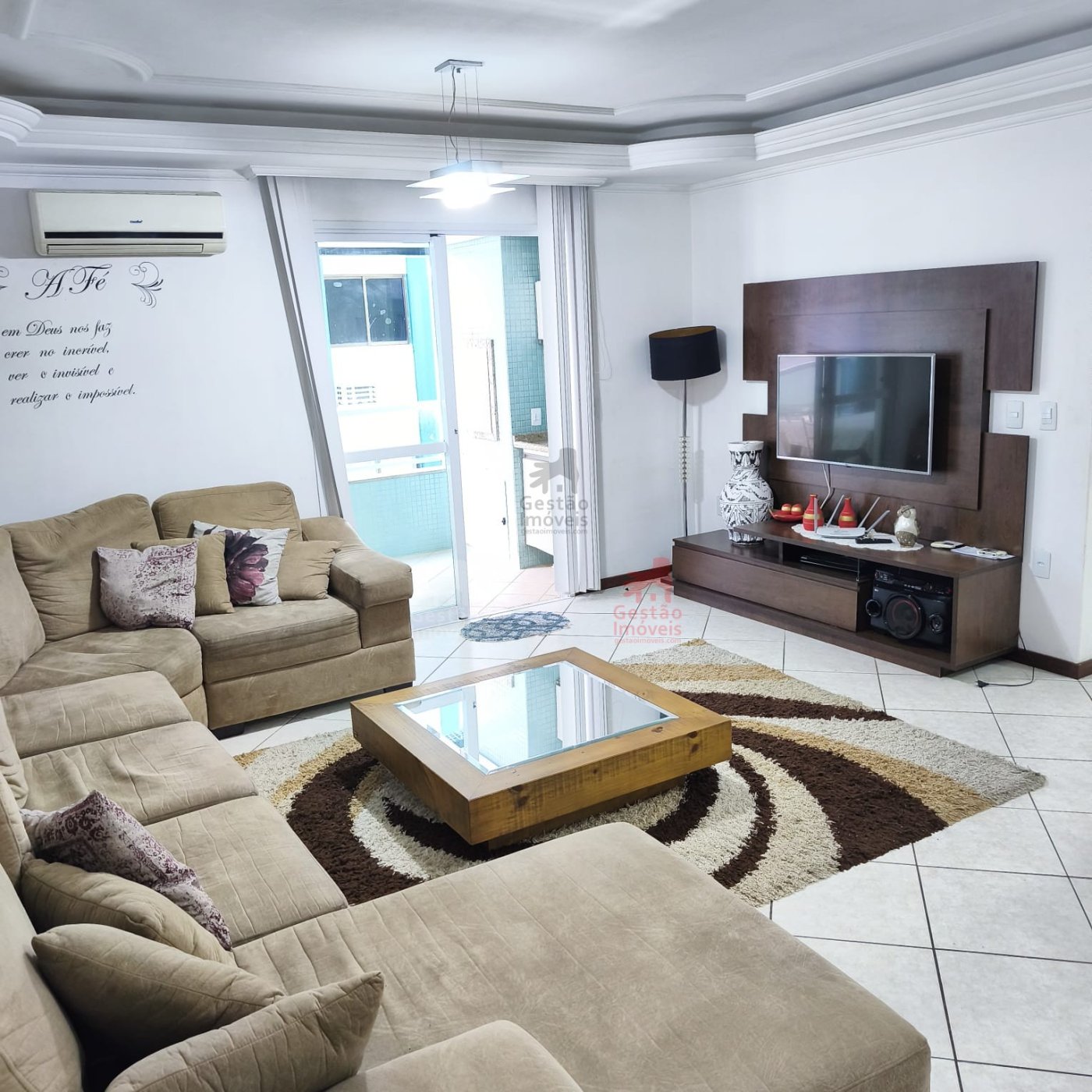 Apartamento 2 quartos para Locação Anual no bairro Centro em Balneário Camboriú