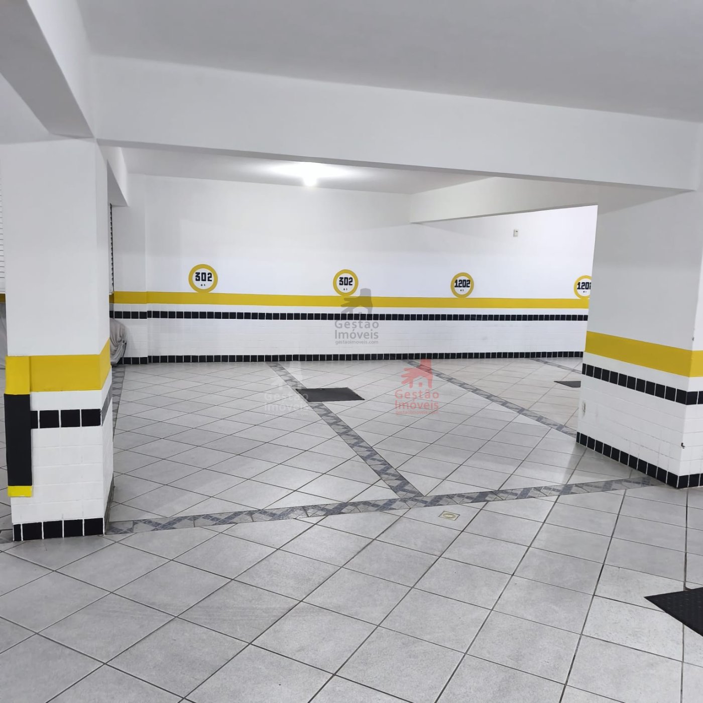 Apartamento 2 quartos para Locação Anual no bairro Centro em Balneário Camboriú