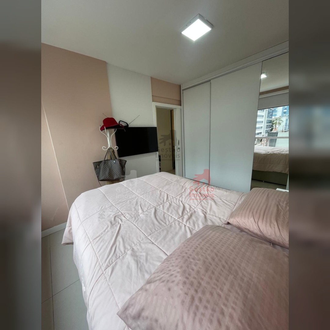 Quadra mar com 3 dormitórios em Balneário Camboriú