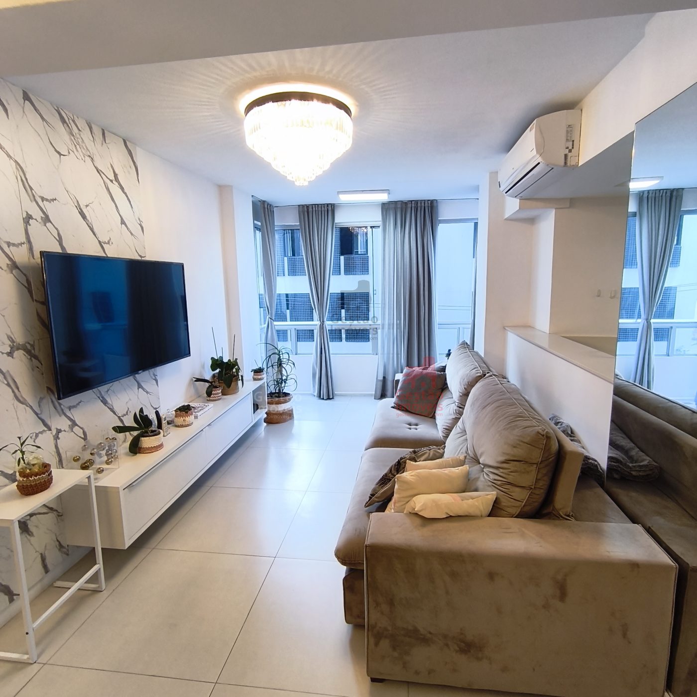 Quadra mar com 3 dormitórios em Balneário Camboriú