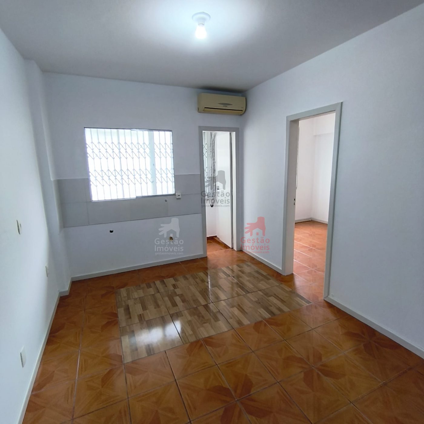 Apartamento 2 dormitórios para locação no centro de Itajaí