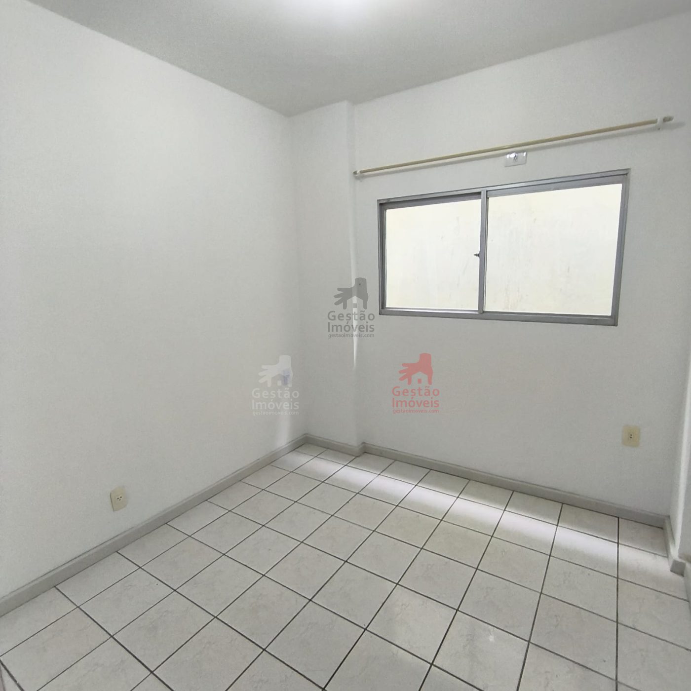 Apartamento 2 dormitórios para locação no centro de Itajaí