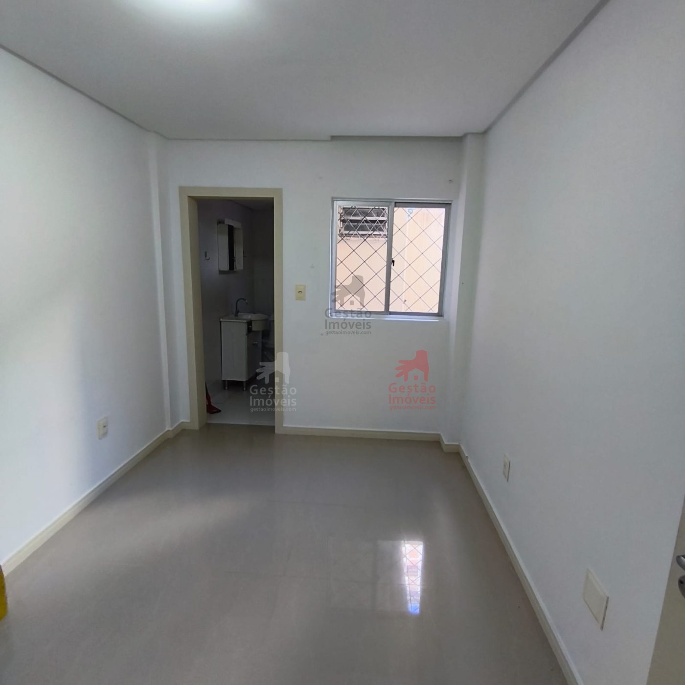 Apartamento 3 quartos para Locação Anual no bairro Centro em Balneário Camboriú